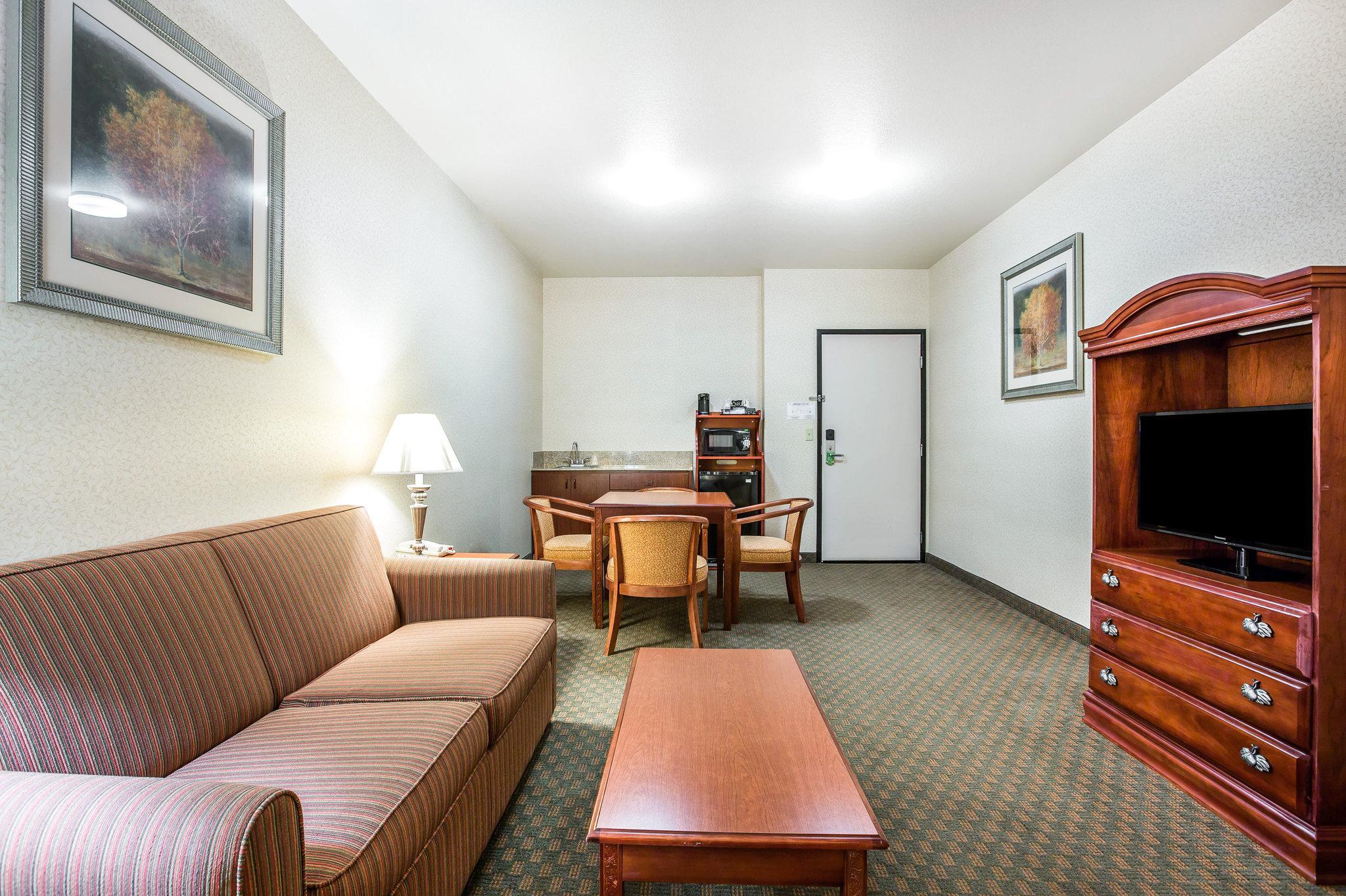 Comfort Inn & Suites Galt - Lodi North Exterior photo