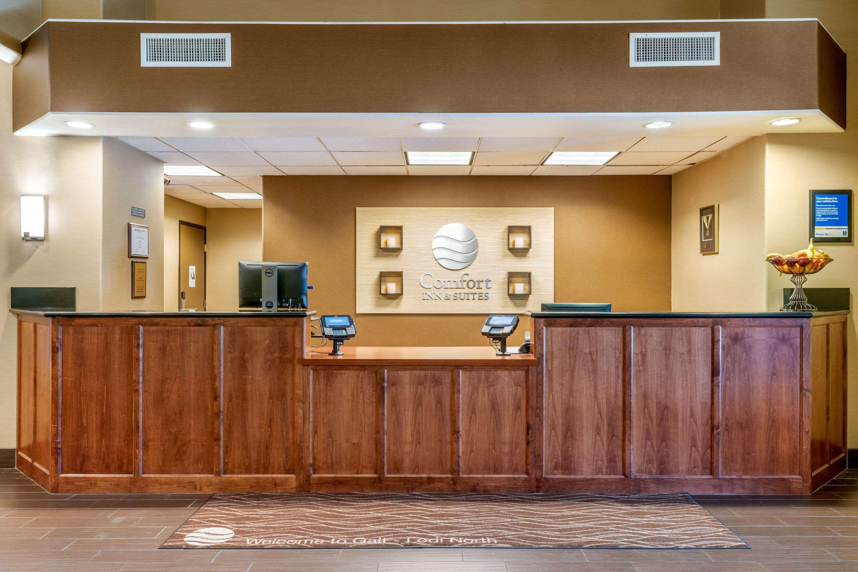 Comfort Inn & Suites Galt - Lodi North Exterior photo