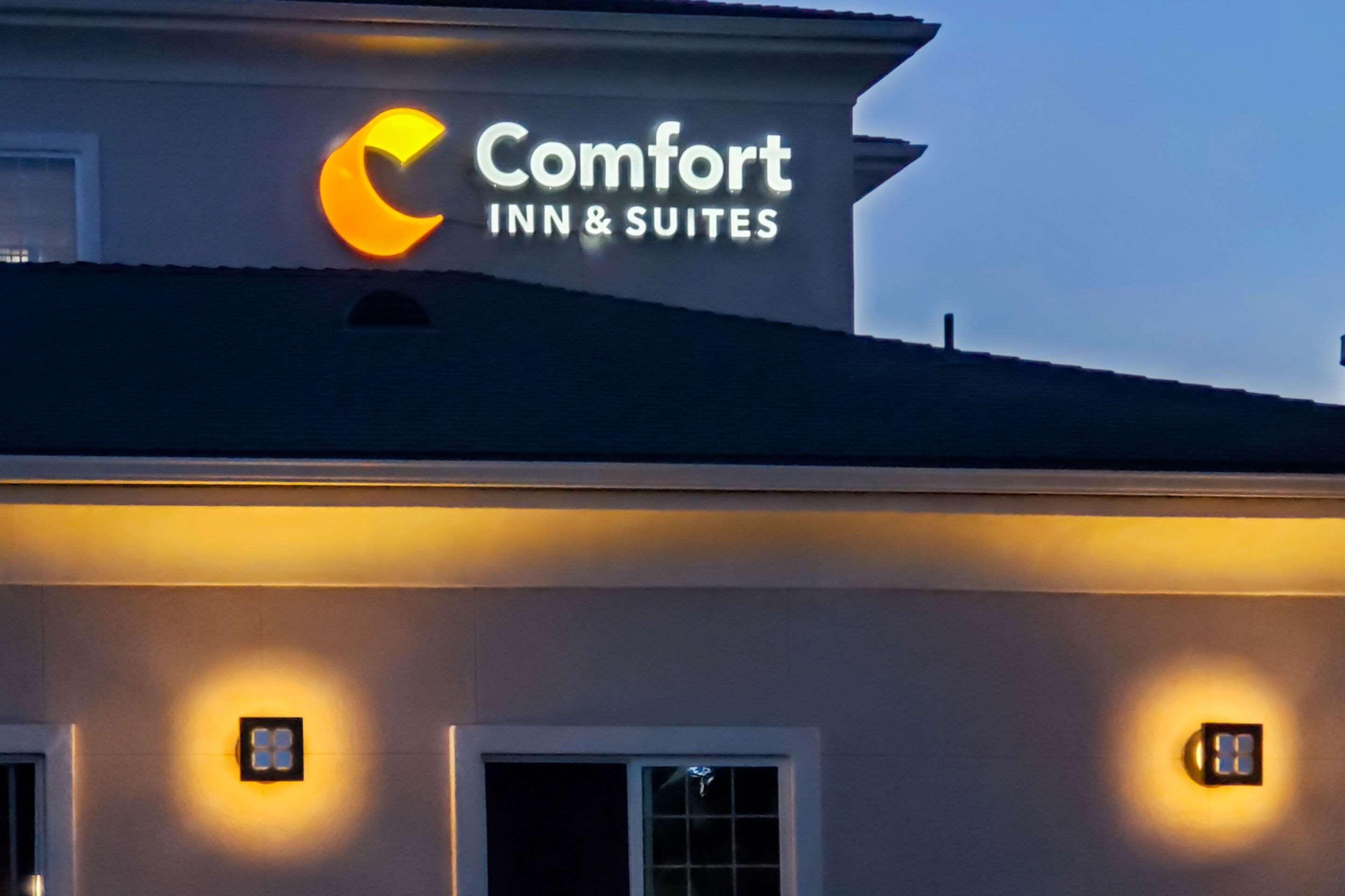 Comfort Inn & Suites Galt - Lodi North Exterior photo