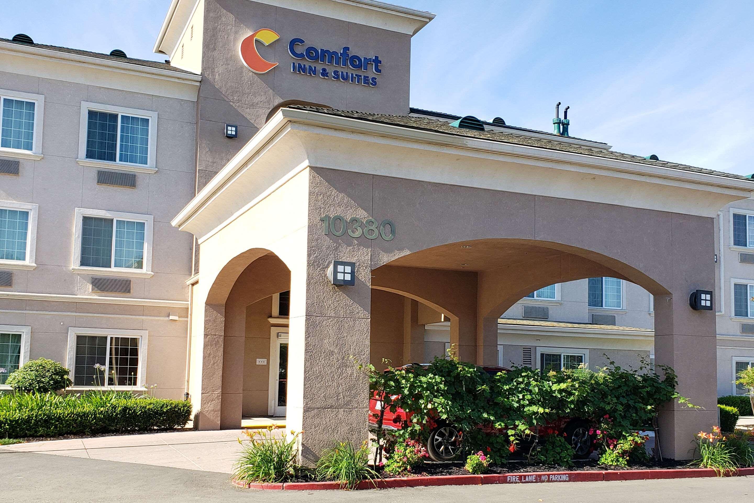 Comfort Inn & Suites Galt - Lodi North Exterior photo
